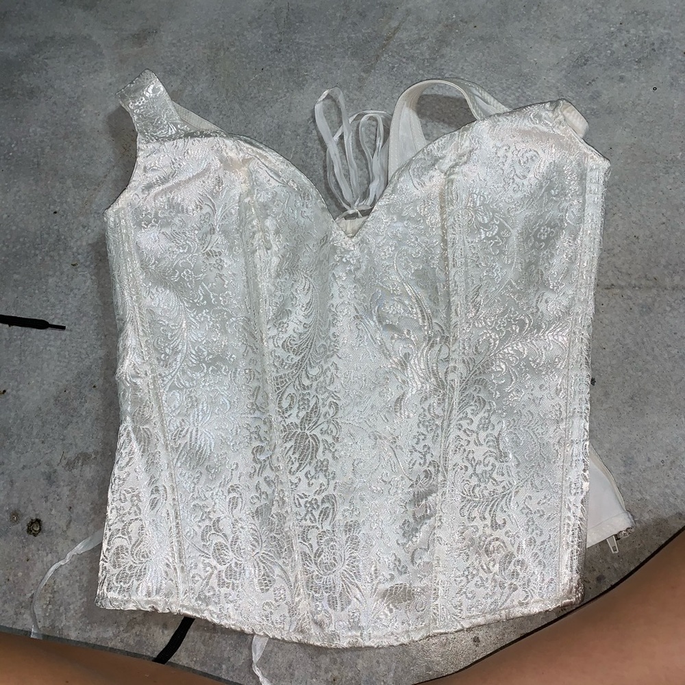 BEAUTIFUL corset!
